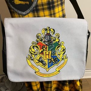BRAND NEW Harry Potter Hogwarts Messenger Bag